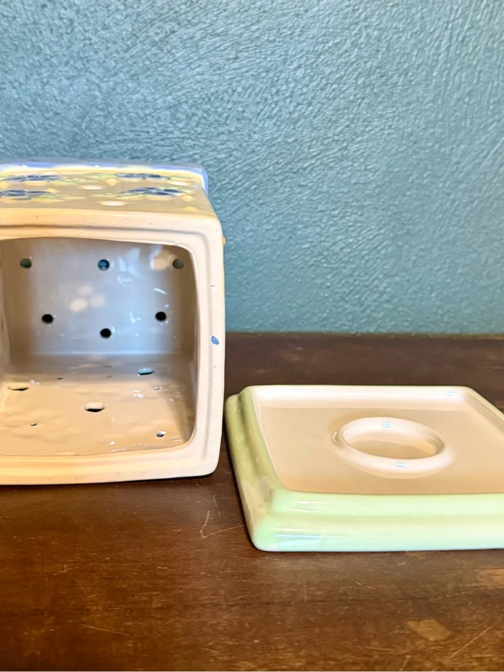 Ceramic Floral Lantern in Cream & Lavender